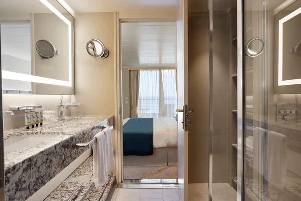 Crystal, Serenity Sapphire Veranda Suite 5